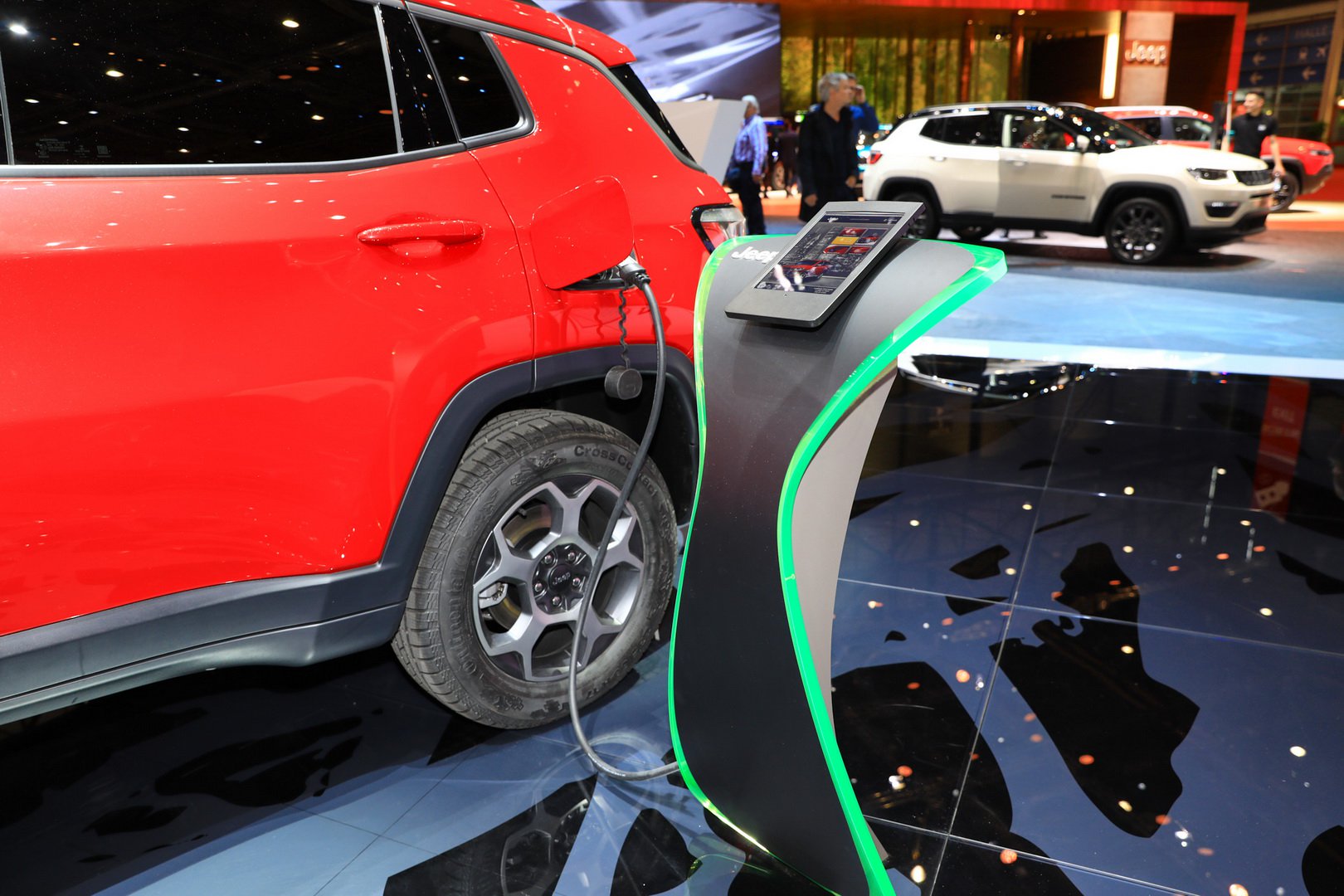 Yeni Jeep Renegade ve Compass Plug-in Hibrit Versiyonlar resim galerisi