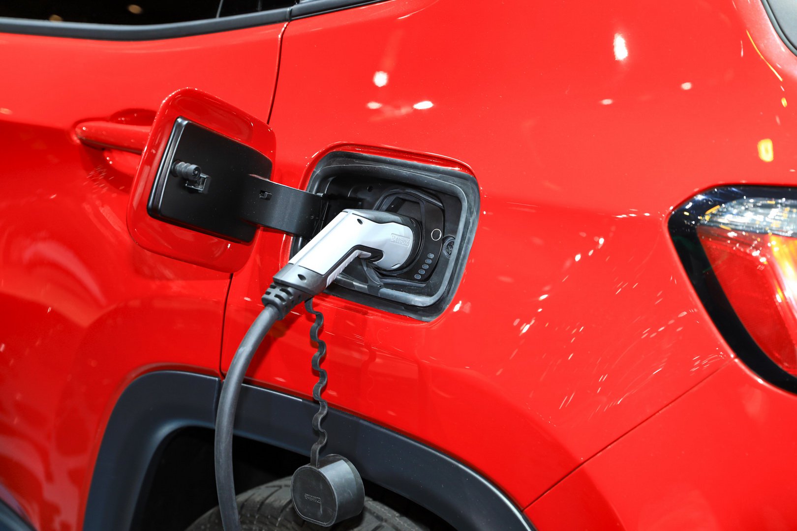 Yeni Jeep Renegade ve Compass Plug-in Hibrit Versiyonlar resim galerisi