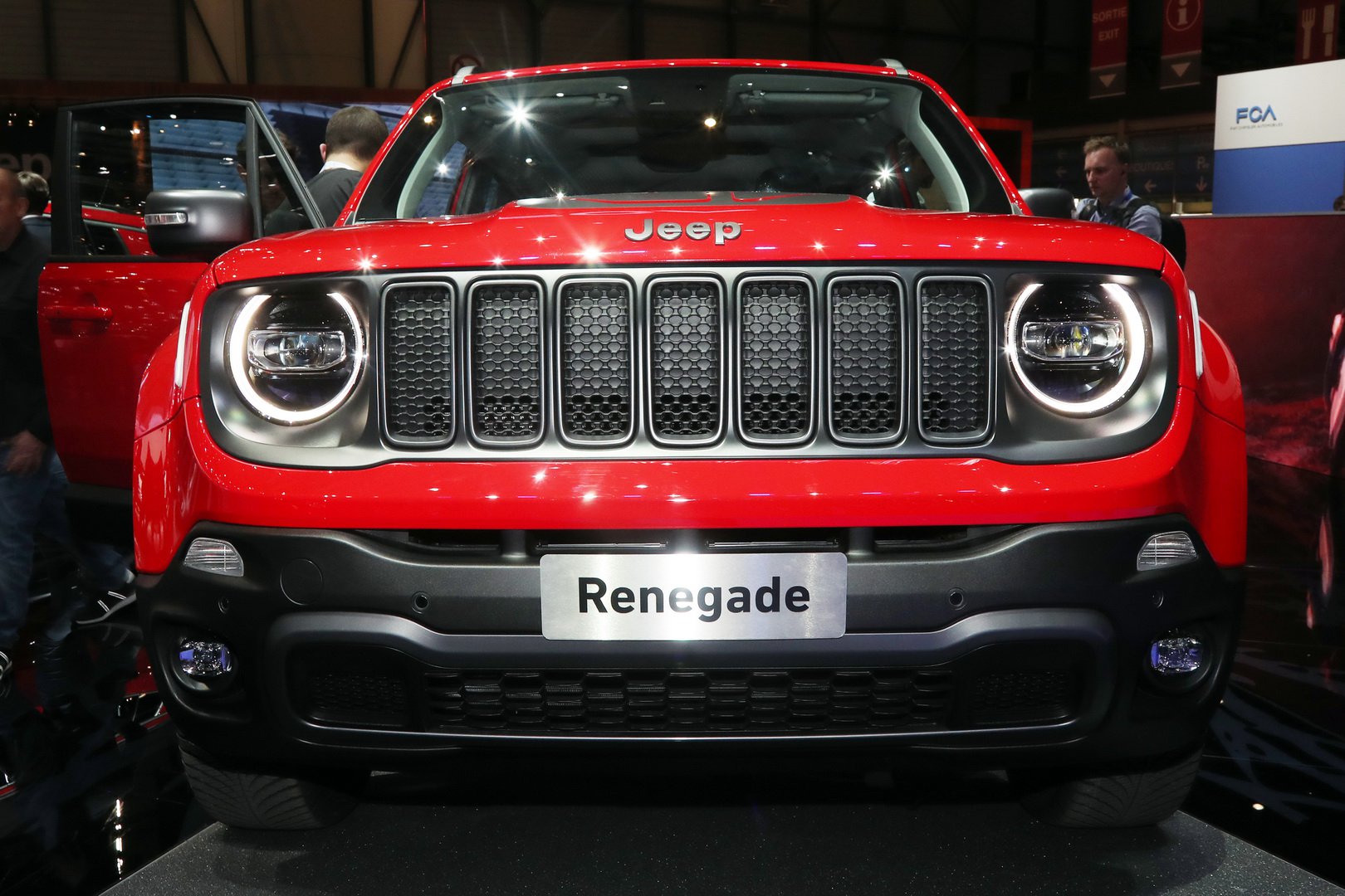 Yeni Jeep Renegade ve Compass Plug-in Hibrit Versiyonlar resim galerisi