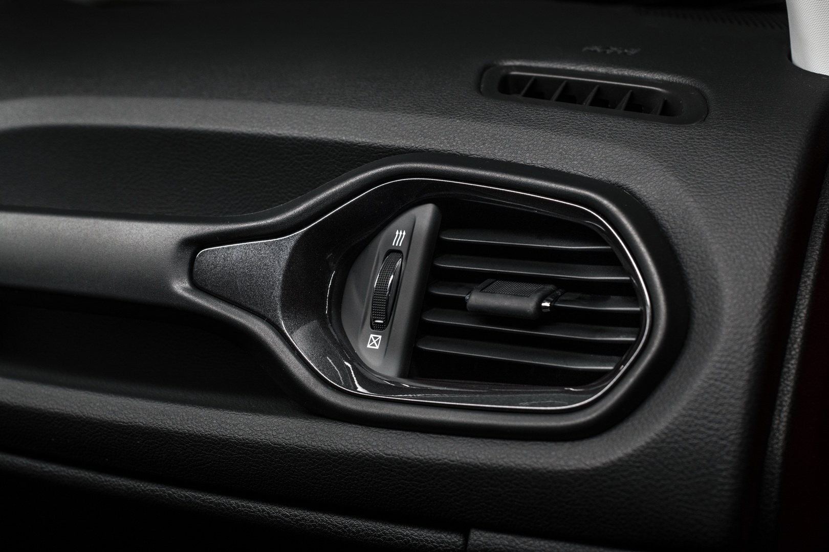 Yeni Jeep Renegade ve Compass Plug-in Hibrit Versiyonlar resim galerisi