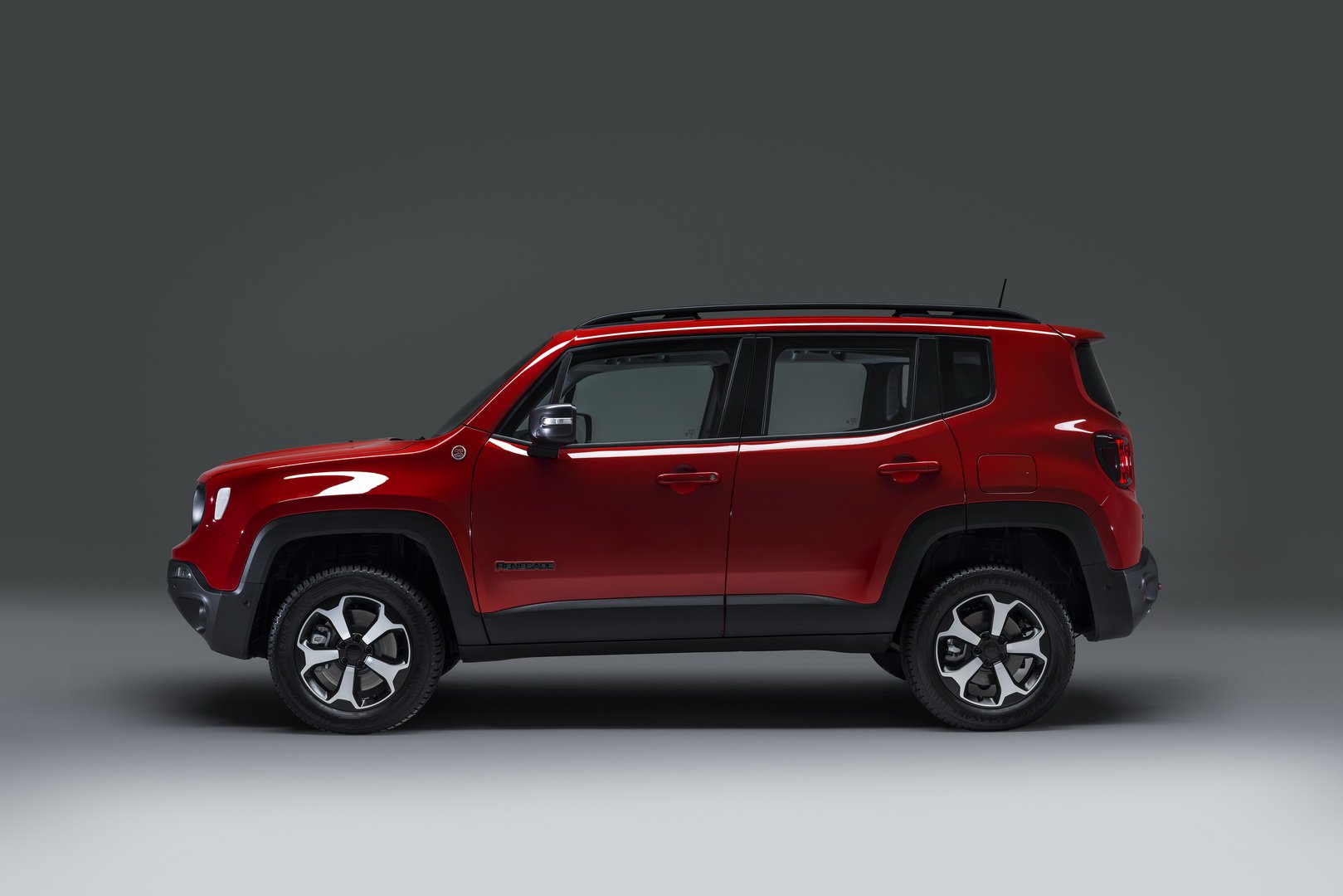 Yeni Jeep Renegade ve Compass Plug-in Hibrit Versiyonlar resim galerisi