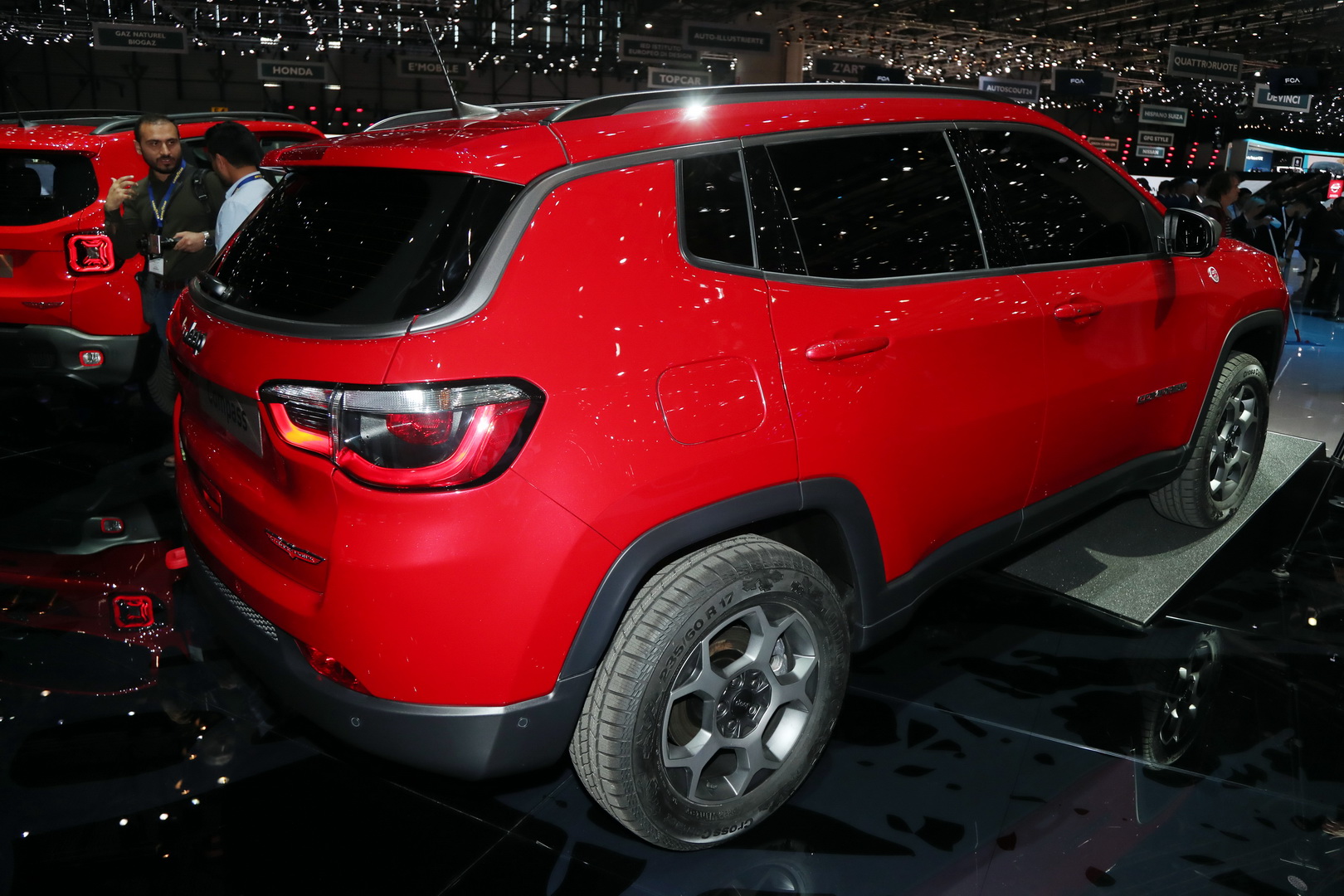 Yeni Jeep Renegade ve Compass Plug-in Hibrit Versiyonlar resim galerisi