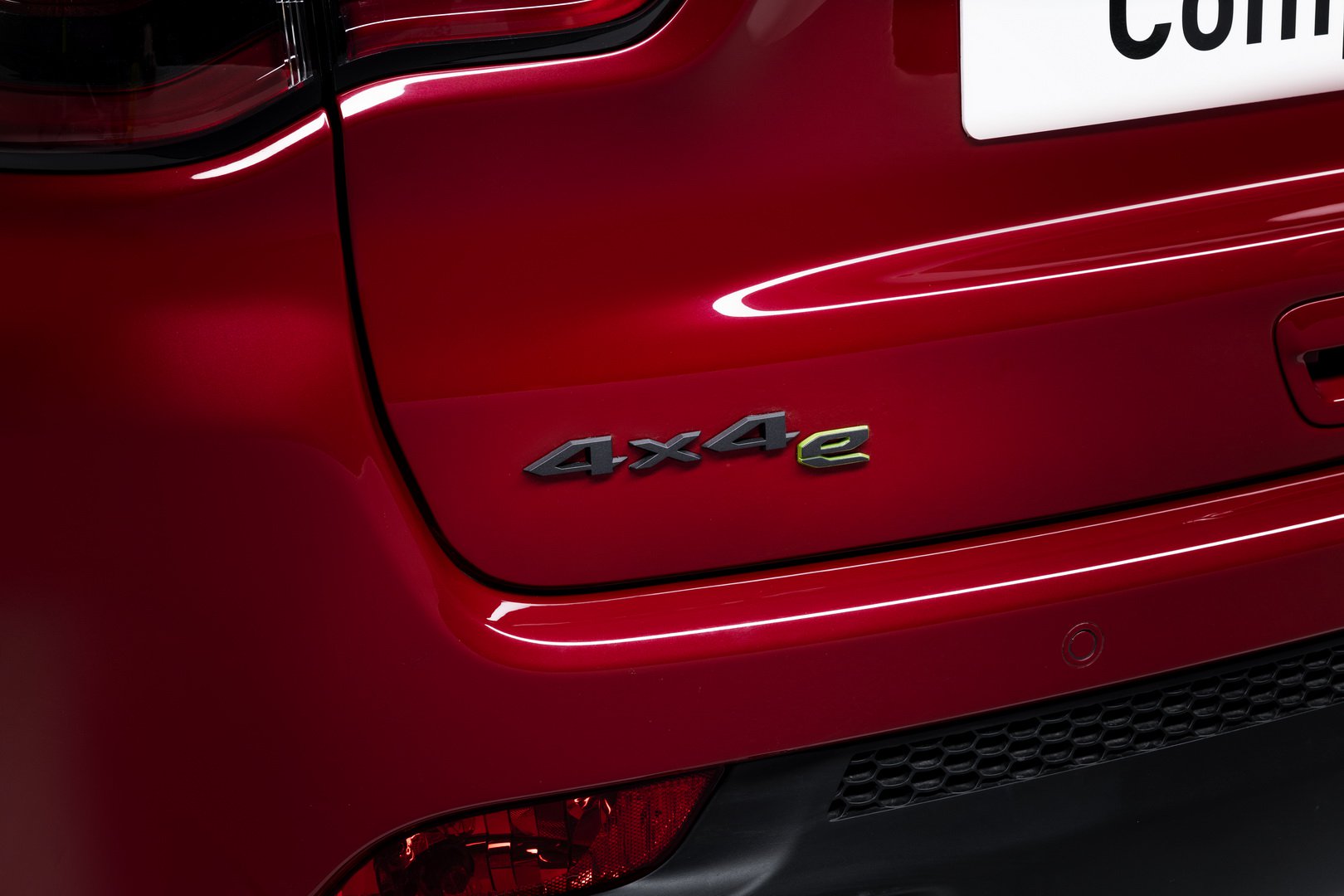 Yeni Jeep Renegade ve Compass Plug-in Hibrit Versiyonlar resim galerisi