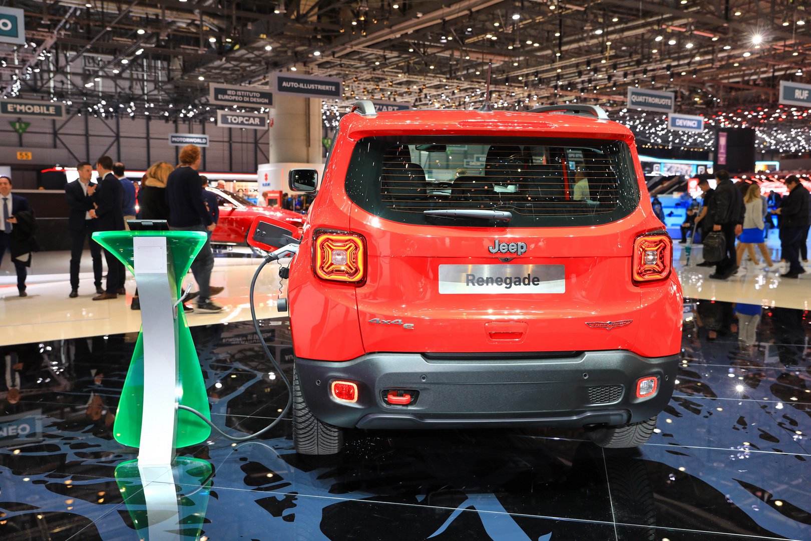 Yeni Jeep Renegade ve Compass Plug-in Hibrit Versiyonlar resim galerisi