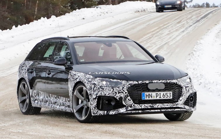 Gncellenen Audi RS4 Avant resim galerisi (14.03.2019)