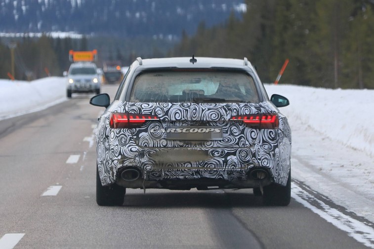 Gncellenen Audi RS4 Avant resim galerisi (14.03.2019)