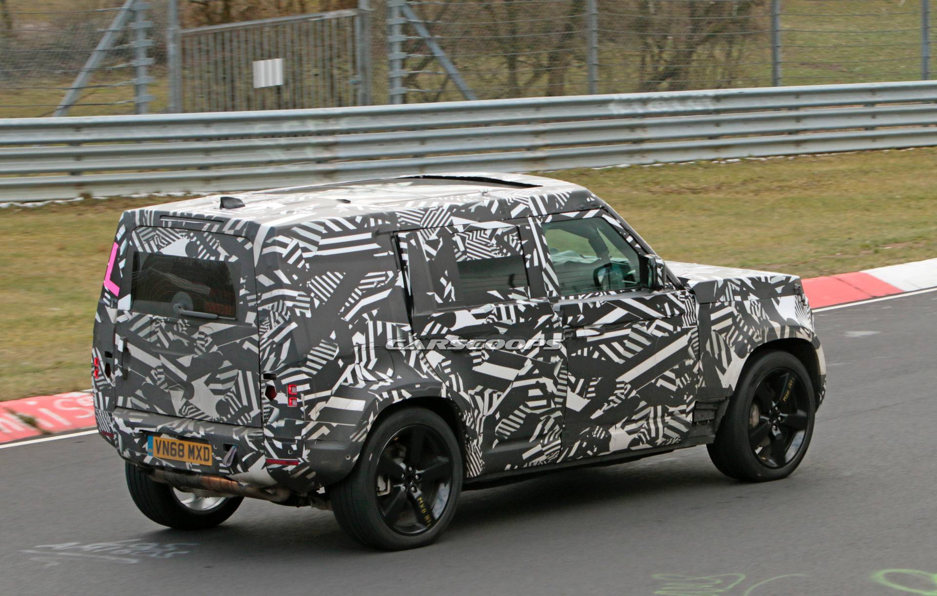 2020 Land Rover Defender 110  resim galerisi