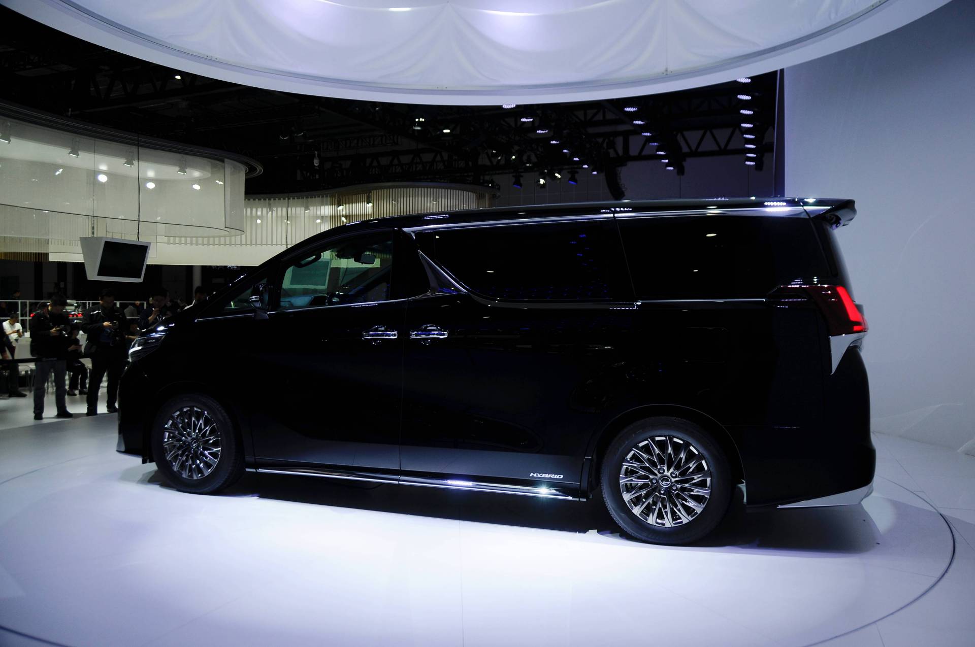 Lexus LM resim galerisi (17.04.2019)