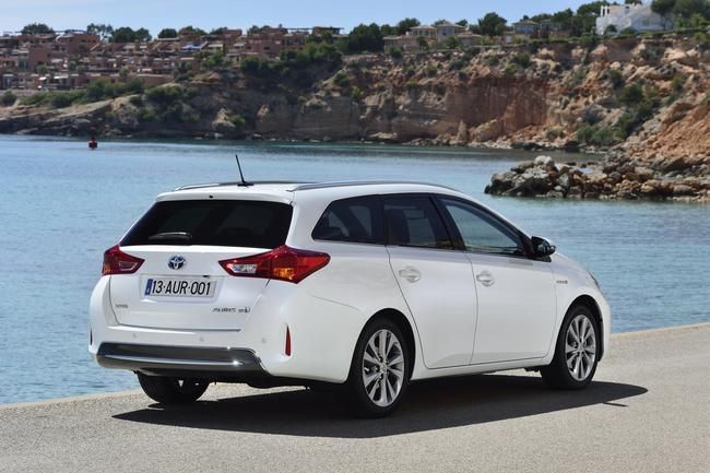 YEN TOYOTA AURS TOURNG SPORTS RESM FOTORAF GALERS