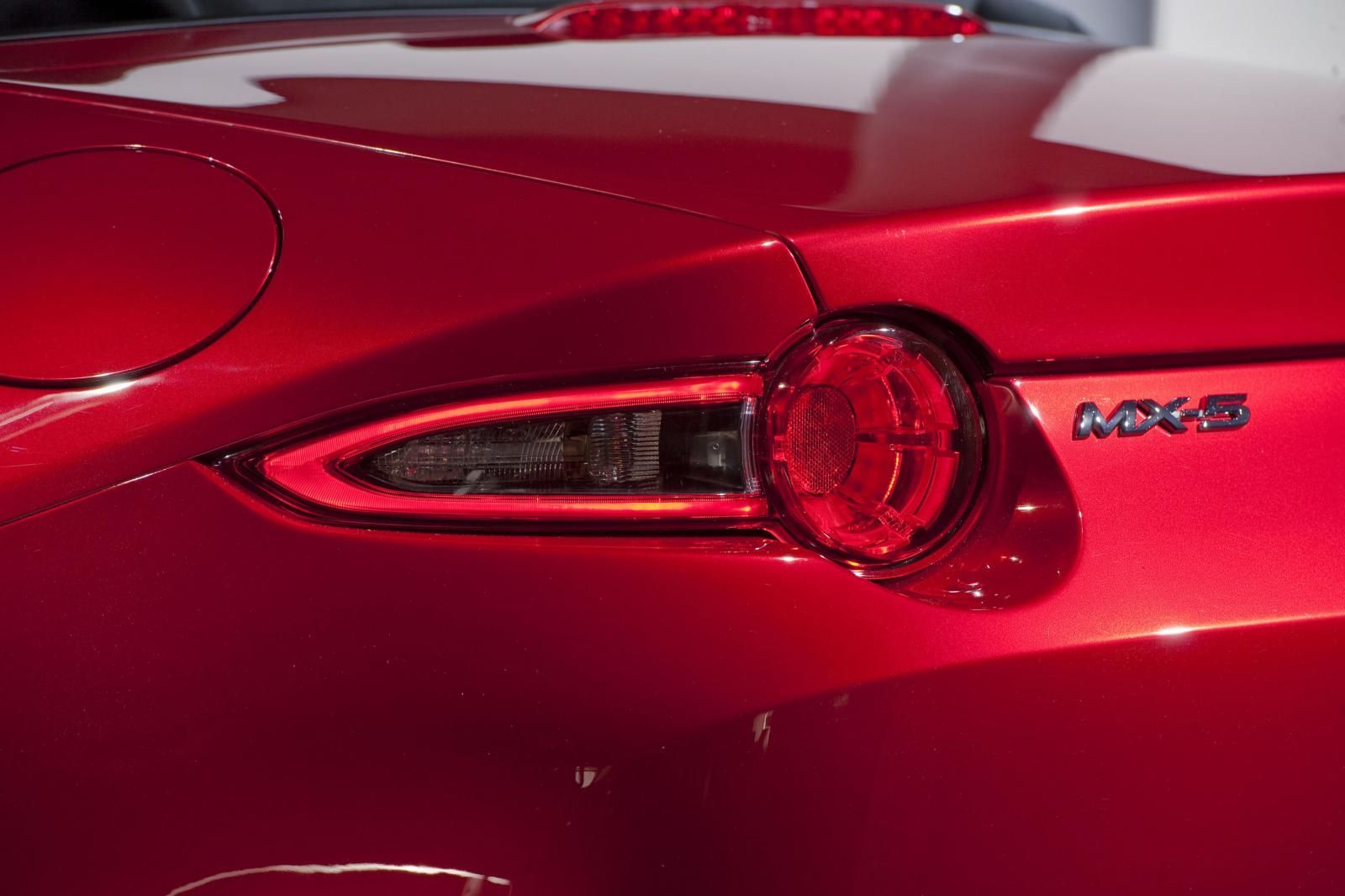 YEN 2015 MAZDA MX-5 LK RESM GALERS