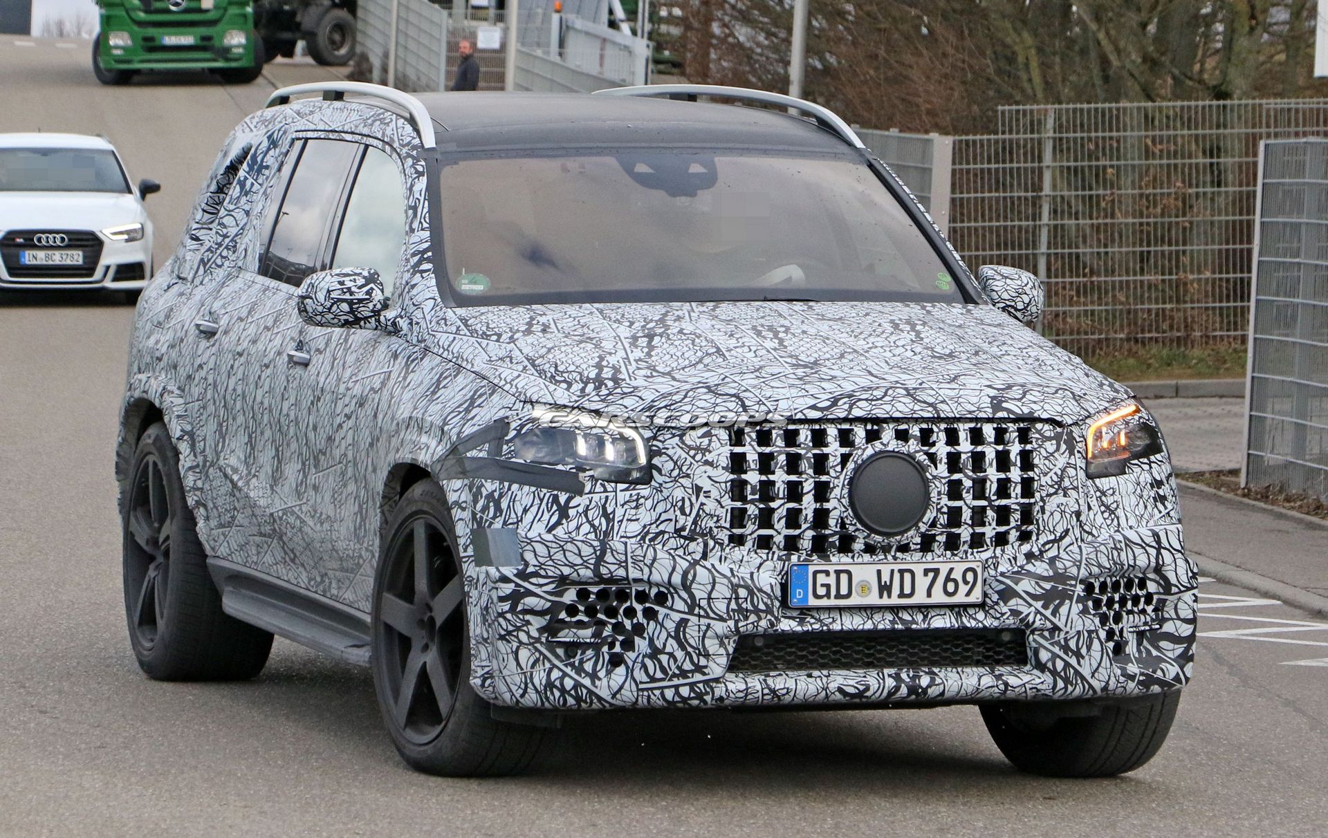2020 Mercedes-AMG GLS 63 resim galerisi 