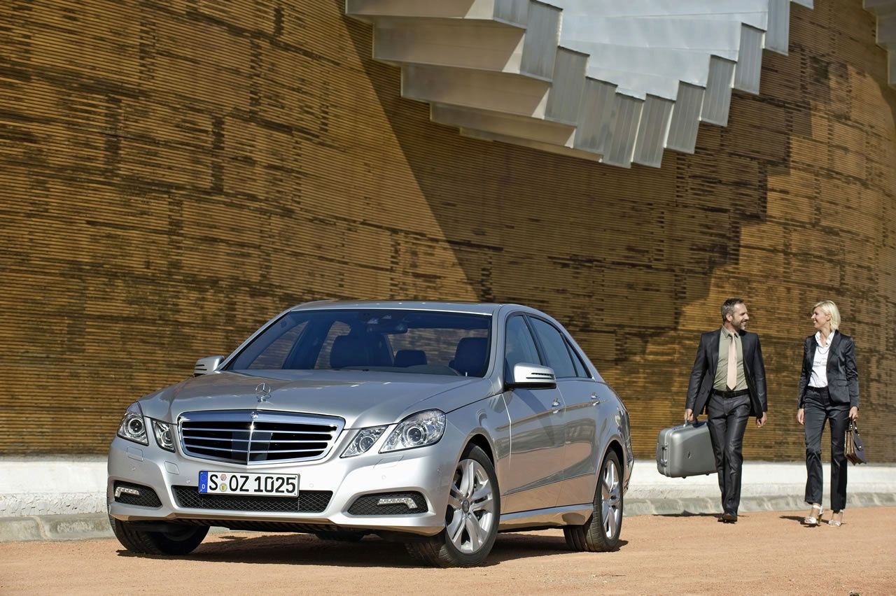 MERCEDES E SEDAN (2010)