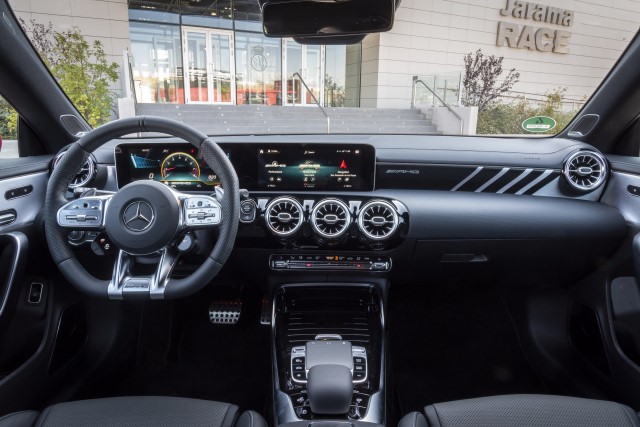 2020 Mercedes-AMG A45 ve CLA45 resim galerisi (01.08.2019)