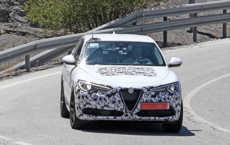 2021 Alfa Romeo Stelvio resim galerisi (07.08.2019)