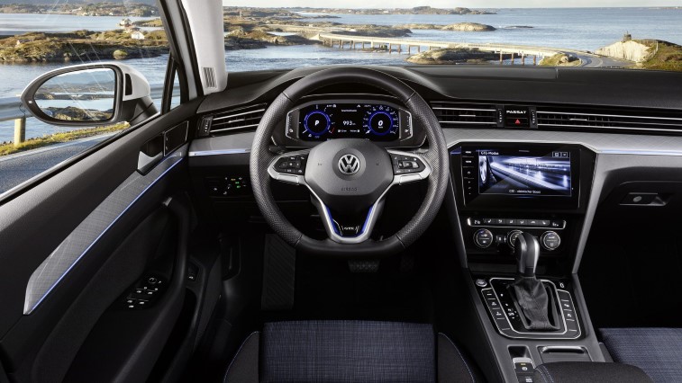 VW Passat GTE PHEV resim galerisi (28.08.2019)