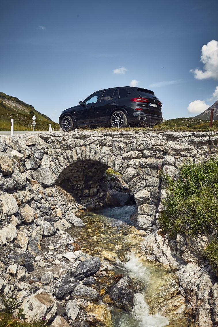 BMW Plug-in Hibrit X5 xDrive45e resim galerisi (03.09.2019)