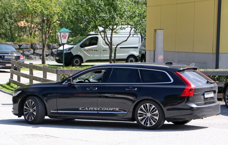 Gncellenen Volvo V90/S90 resim galerisi (03.09.2019)