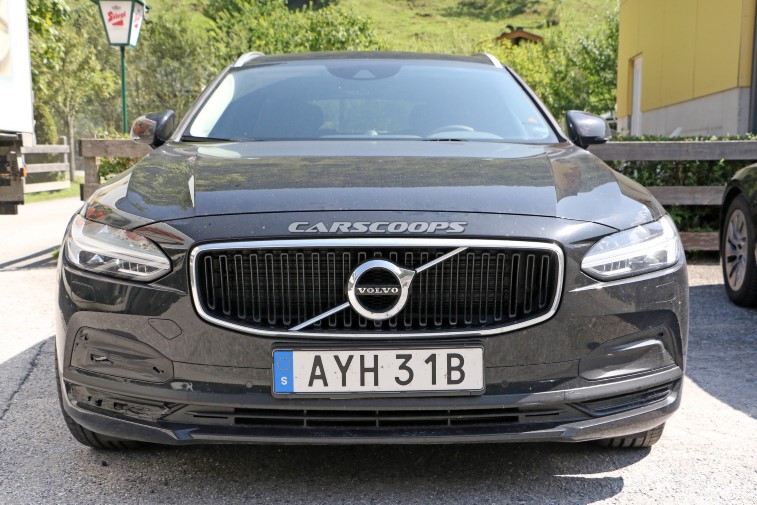 Gncellenen Volvo V90/S90 resim galerisi (03.09.2019)