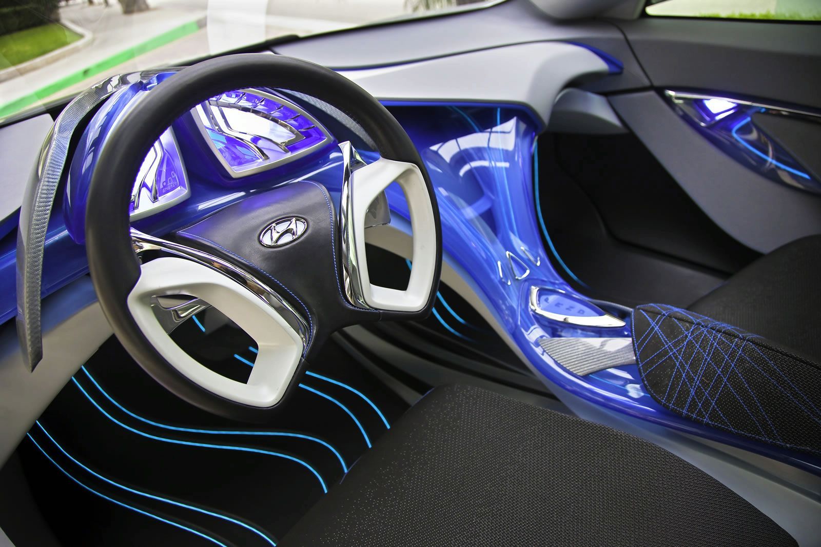 HYUNDA NUVS CONCEPT GALER