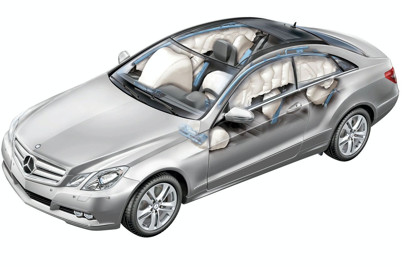 MERCEDES E COUPE (2010) GALER