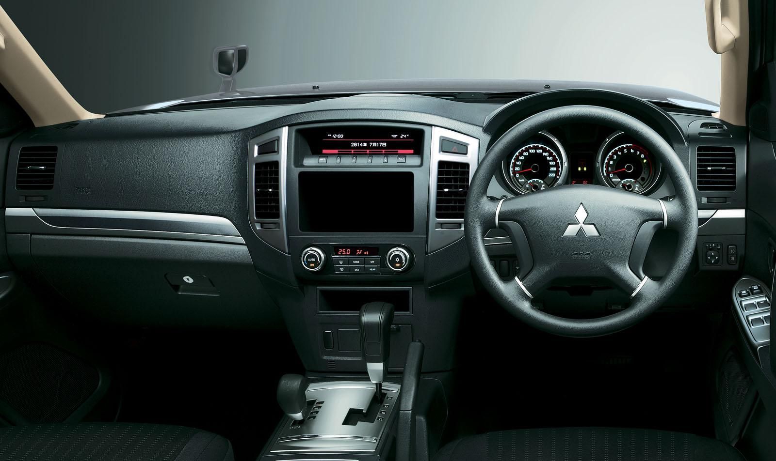 YEN MAKYAJLI 2015 MTSUBSH PAJERO RESM GALERS