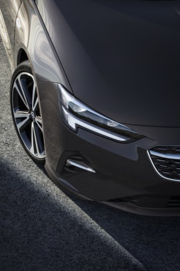 2020 Opel Insignia resim galerisi