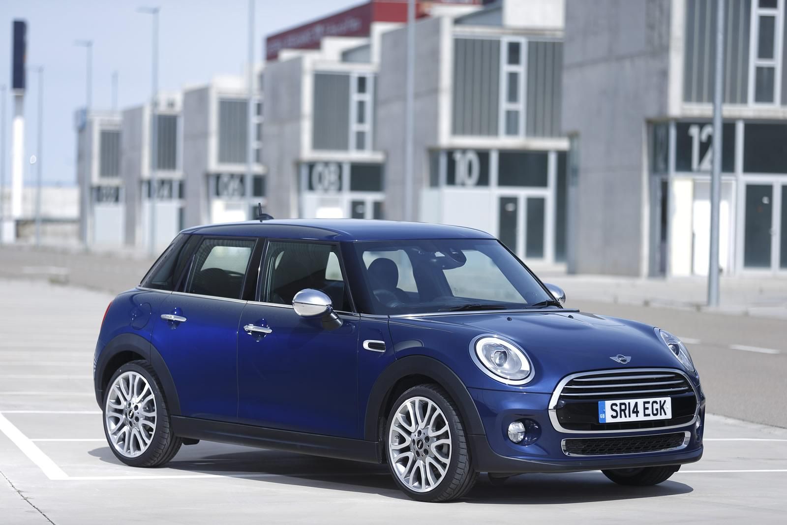 YEN BE KAPILI MN COOPER S DETAYLI RESM GALERS