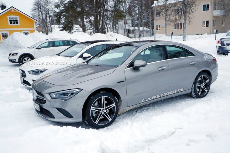 Mercedes-Benz CLA 250e PHEV resim galerisi