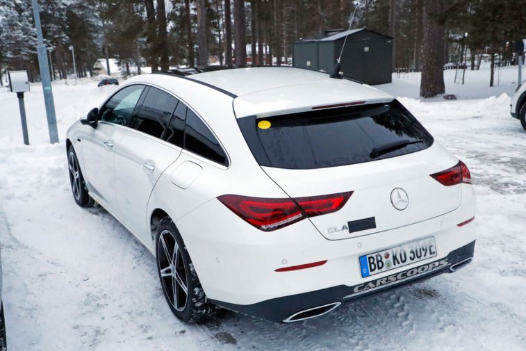 Mercedes-Benz CLA 250e PHEV resim galerisi