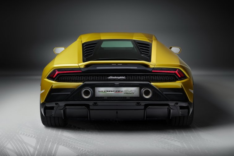 Lamborghini Huracan EVO arkadan ekili versiyon resim galerisi