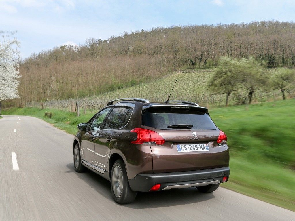 PEUGEOT 2008 M RENAULT CAPTUR MU KARILATIRMA RESM GALERS