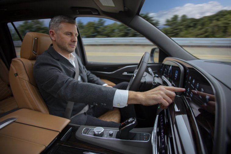 2021 Cadillac Escalade resim galerisi