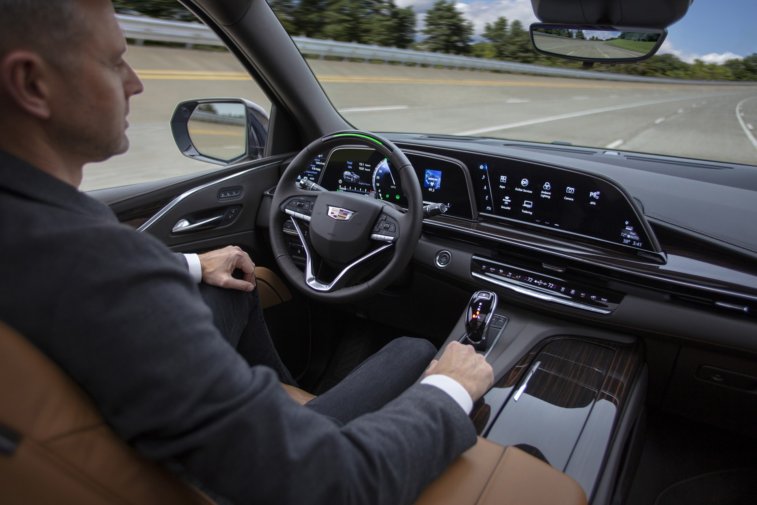 2021 Cadillac Escalade resim galerisi
