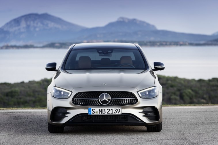 2021 Mercedes Benz E Serisi Yeni Yzyle Tantld