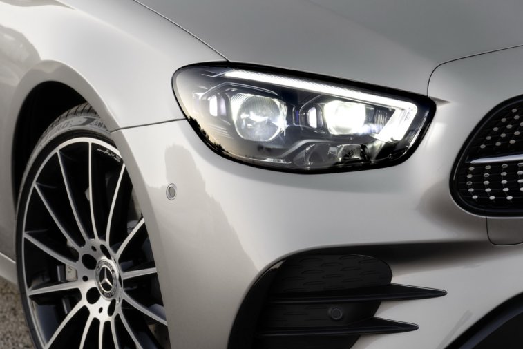 2021 Mercedes Benz E Serisi Yeni Yzyle Tantld