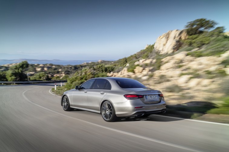 2021 Mercedes Benz E Serisi Yeni Yzyle Tantld