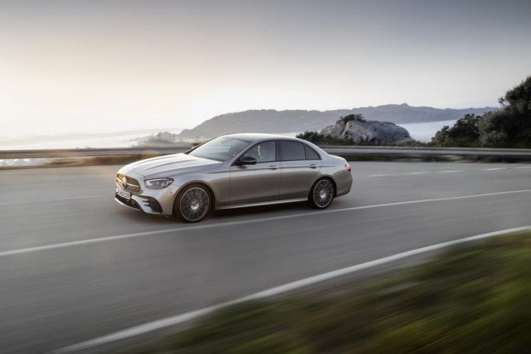 2021 Mercedes Benz E Serisi Yeni Yzyle Tantld