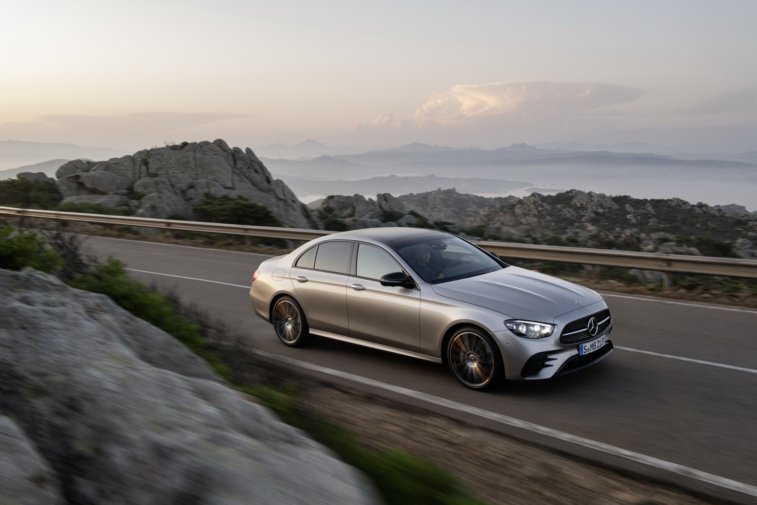 2021 Mercedes Benz E Serisi Yeni Yzyle Tantld