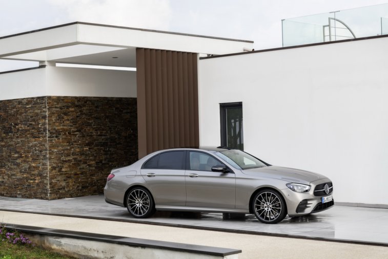 2021 Mercedes Benz E Serisi Yeni Yzyle Tantld