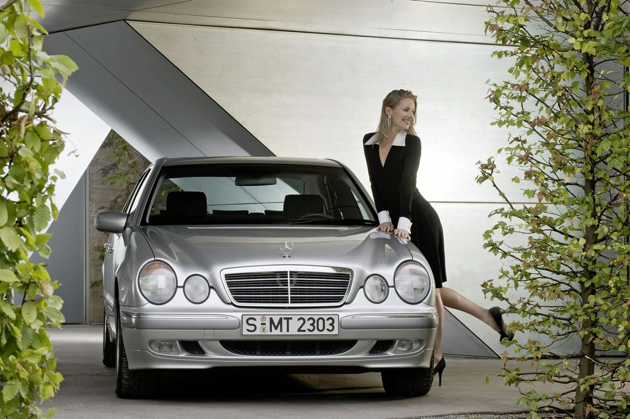 MERCEDES E SEDAN (2010)