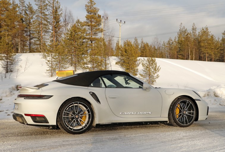 2021 Porsche 911 Turbo S resim galerisi (21.03.2020)