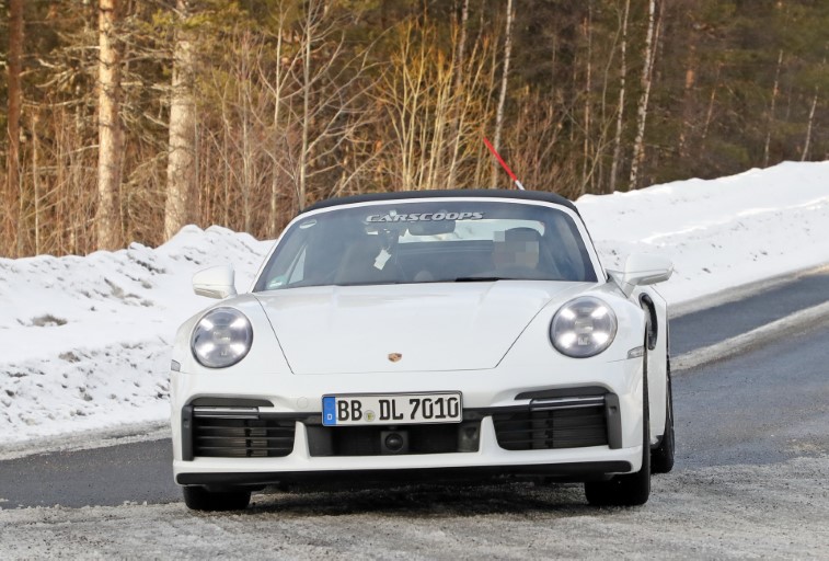 2021 Porsche 911 Turbo S resim galerisi (21.03.2020)