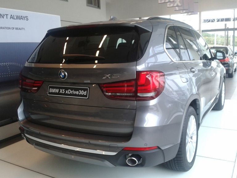 YEN BMW X5 TRKYE'DE SATITA RESM GALERS