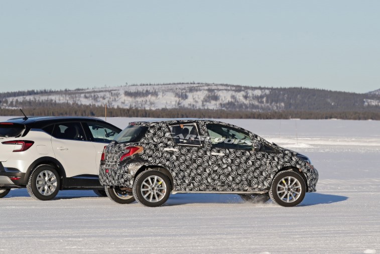 2021 Toyota Yaris Temelli Yeni SUV ve Yaris Cross resim galerisi (27.03.2020)