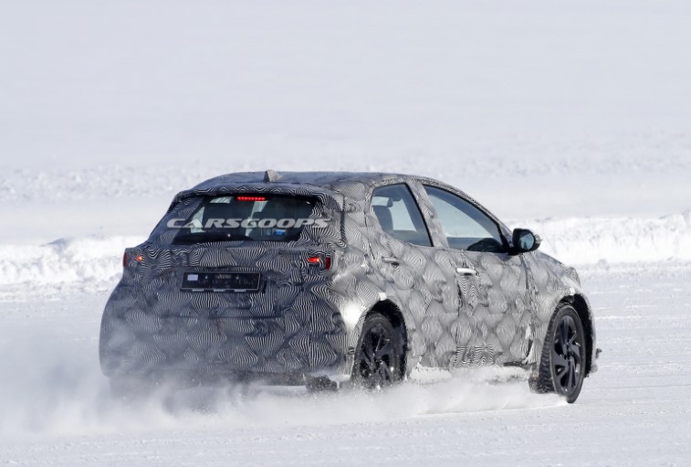 2021 Toyota Yaris Temelli Yeni SUV ve Yaris Cross resim galerisi (27.03.2020)