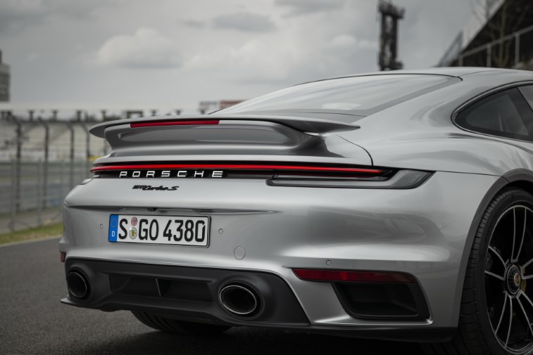 2021 Porsche 911 Turbo S resim galerisi