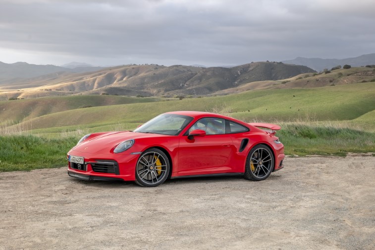 2021 Porsche 911 Turbo S resim galerisi
