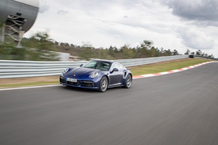 2021 Porsche 911 Turbo S resim galerisi