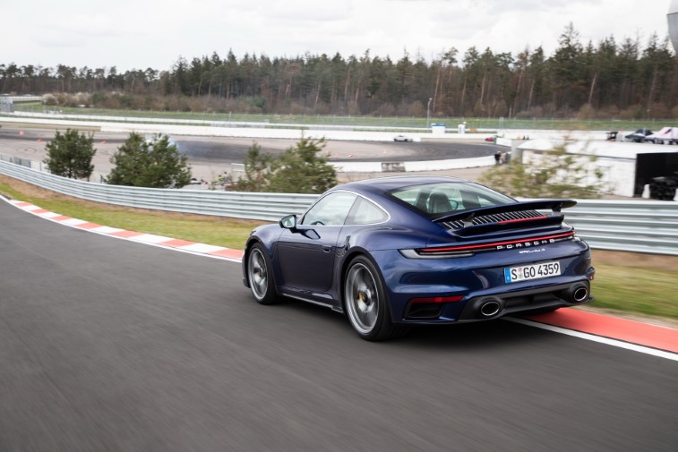 2021 Porsche 911 Turbo S resim galerisi
