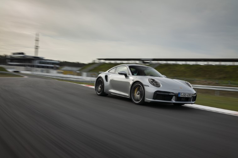 2021 Porsche 911 Turbo S resim galerisi